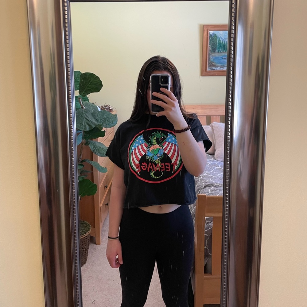Teenage-  Dragon Cropped Graphic Tee